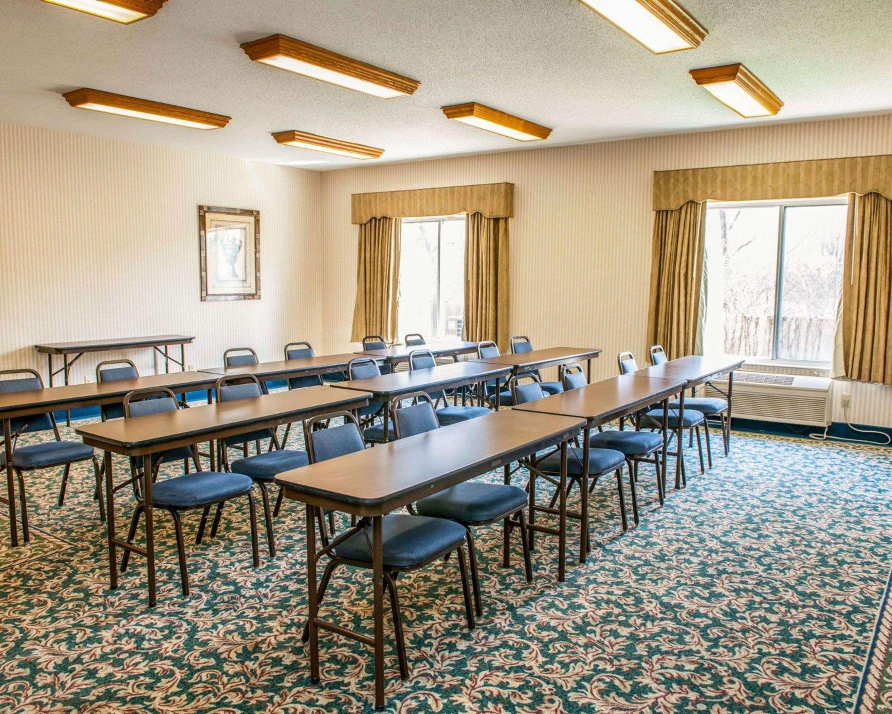 Comfort Suites Auburn Near I-69 Ngoại thất bức ảnh