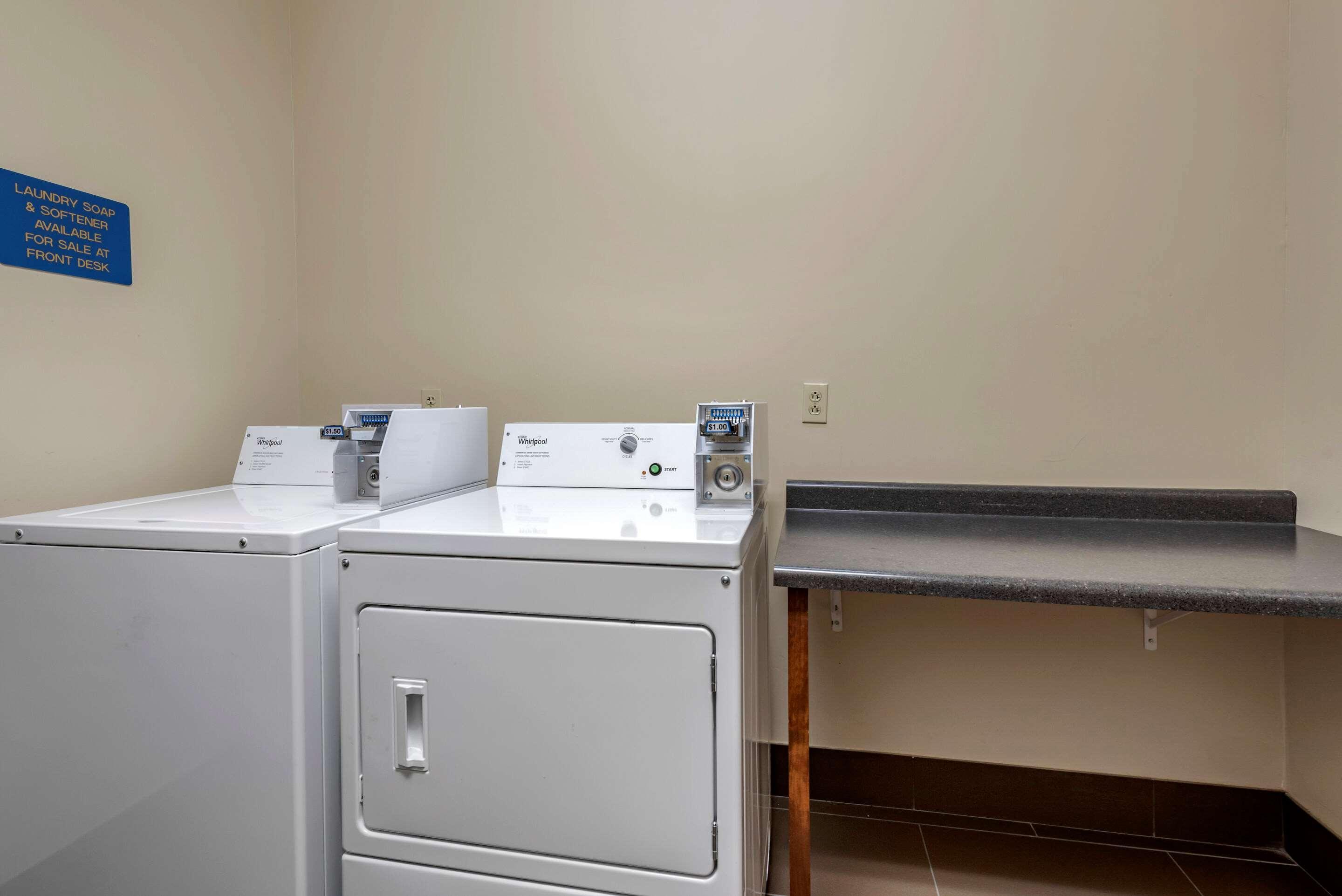 Comfort Suites Auburn Near I-69 Ngoại thất bức ảnh