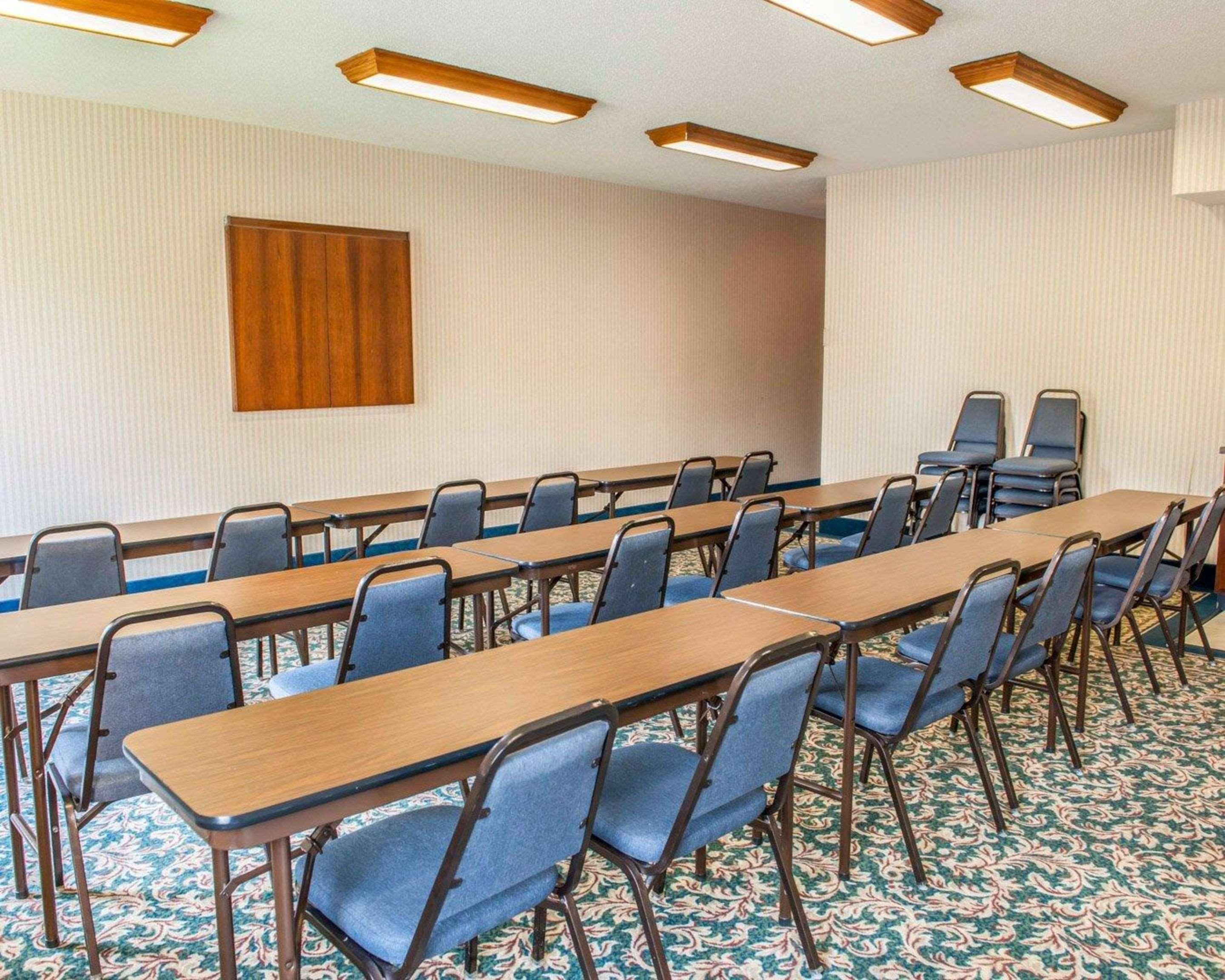 Comfort Suites Auburn Near I-69 Ngoại thất bức ảnh